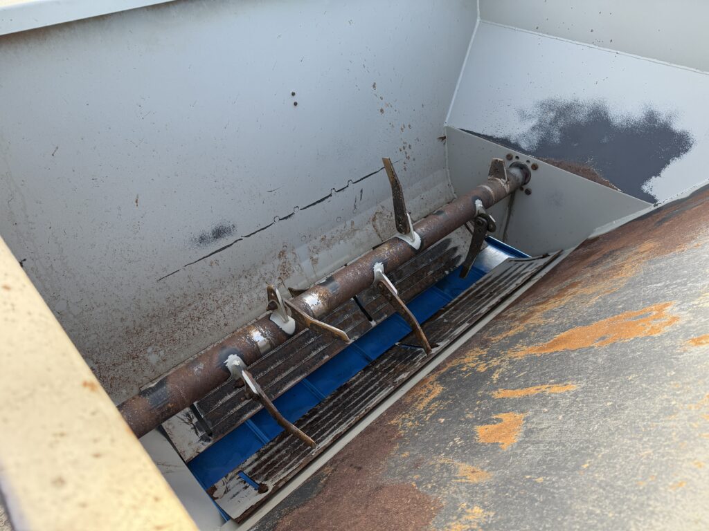 20251113_143136258_iOS