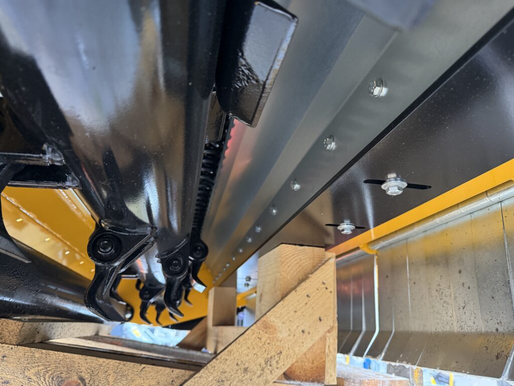 20251217_143044990_iOS