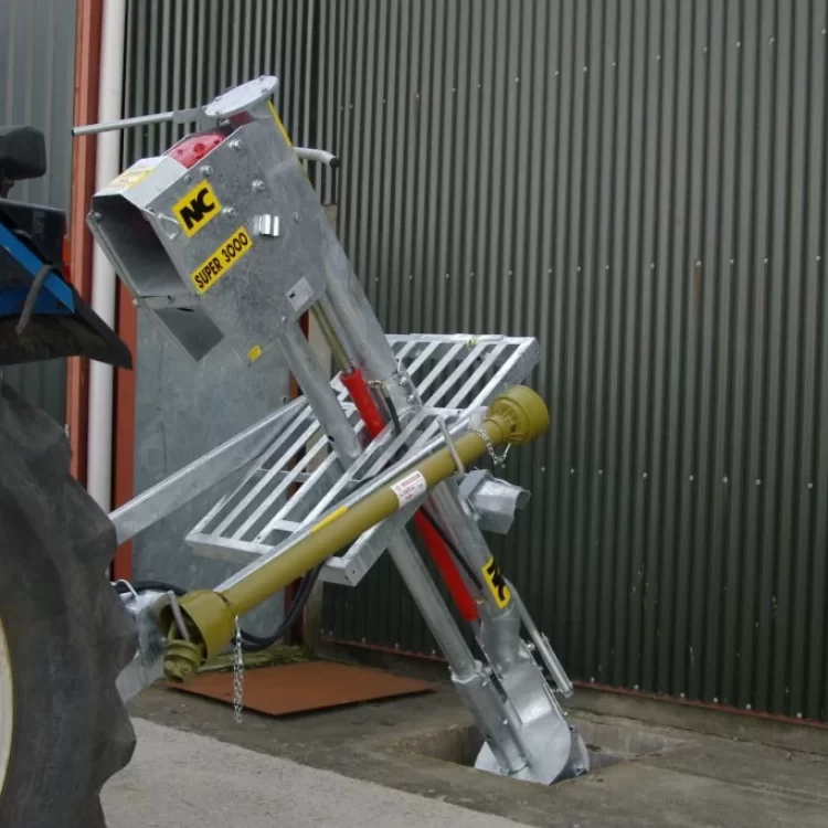 Slurry pump linkage